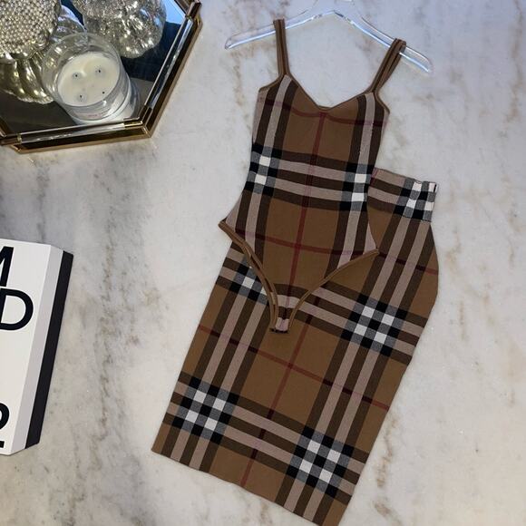 Burberry Kammie Check Skirt in Birch Brown - Picture 8 of 17